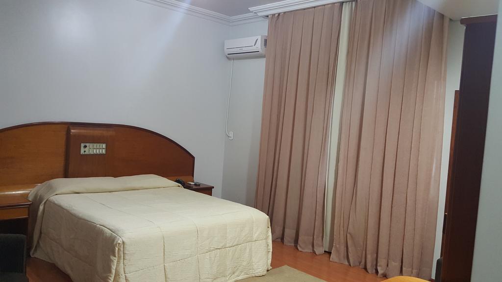 Cristal Executive Hotel Francisco Beltrão Стая снимка
